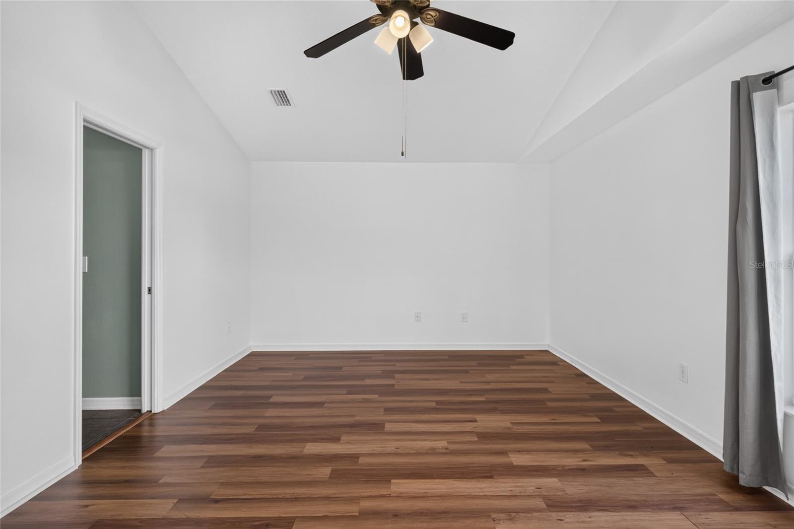 6833 RUNNER OAK DR — photo 31