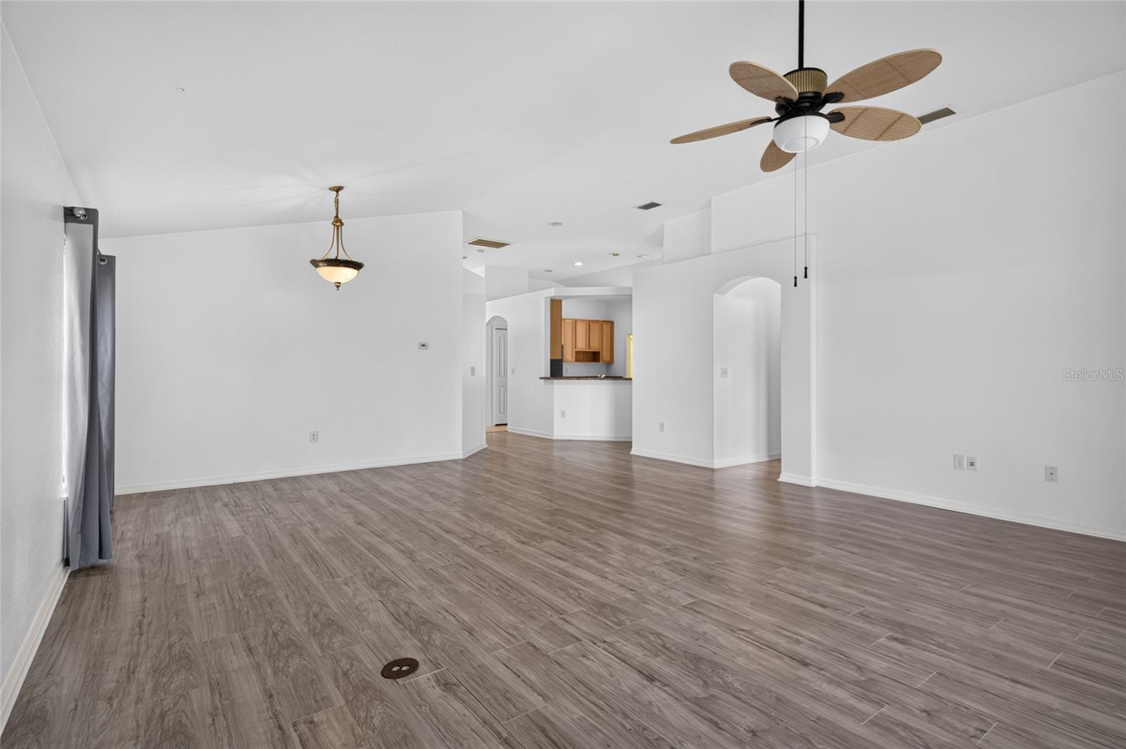 6833 RUNNER OAK DR — photo 17
