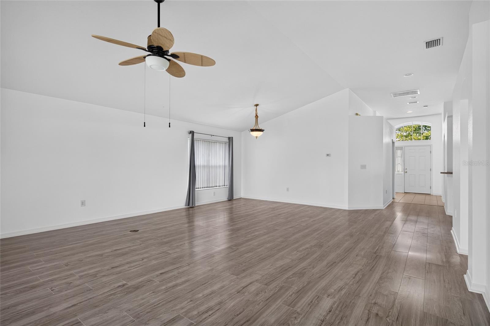 6833 RUNNER OAK DR — photo 18