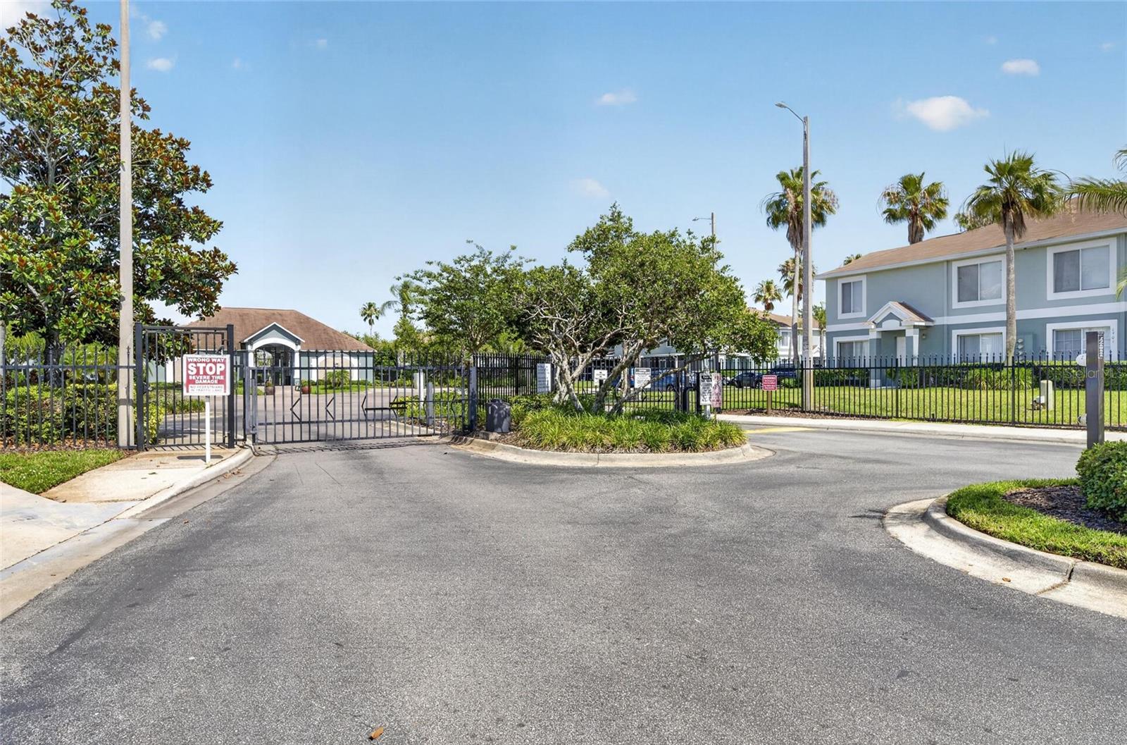 2258 FLUORSHIRE DR — photo 42