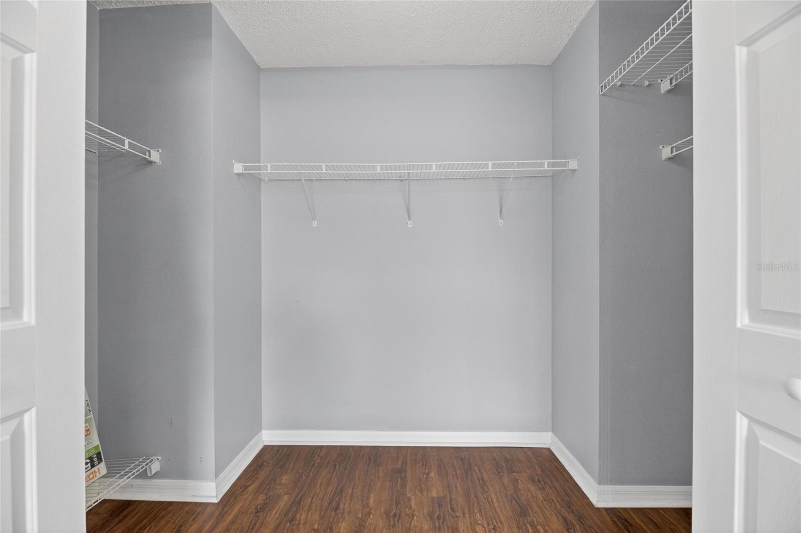 2258 FLUORSHIRE DR — photo 31