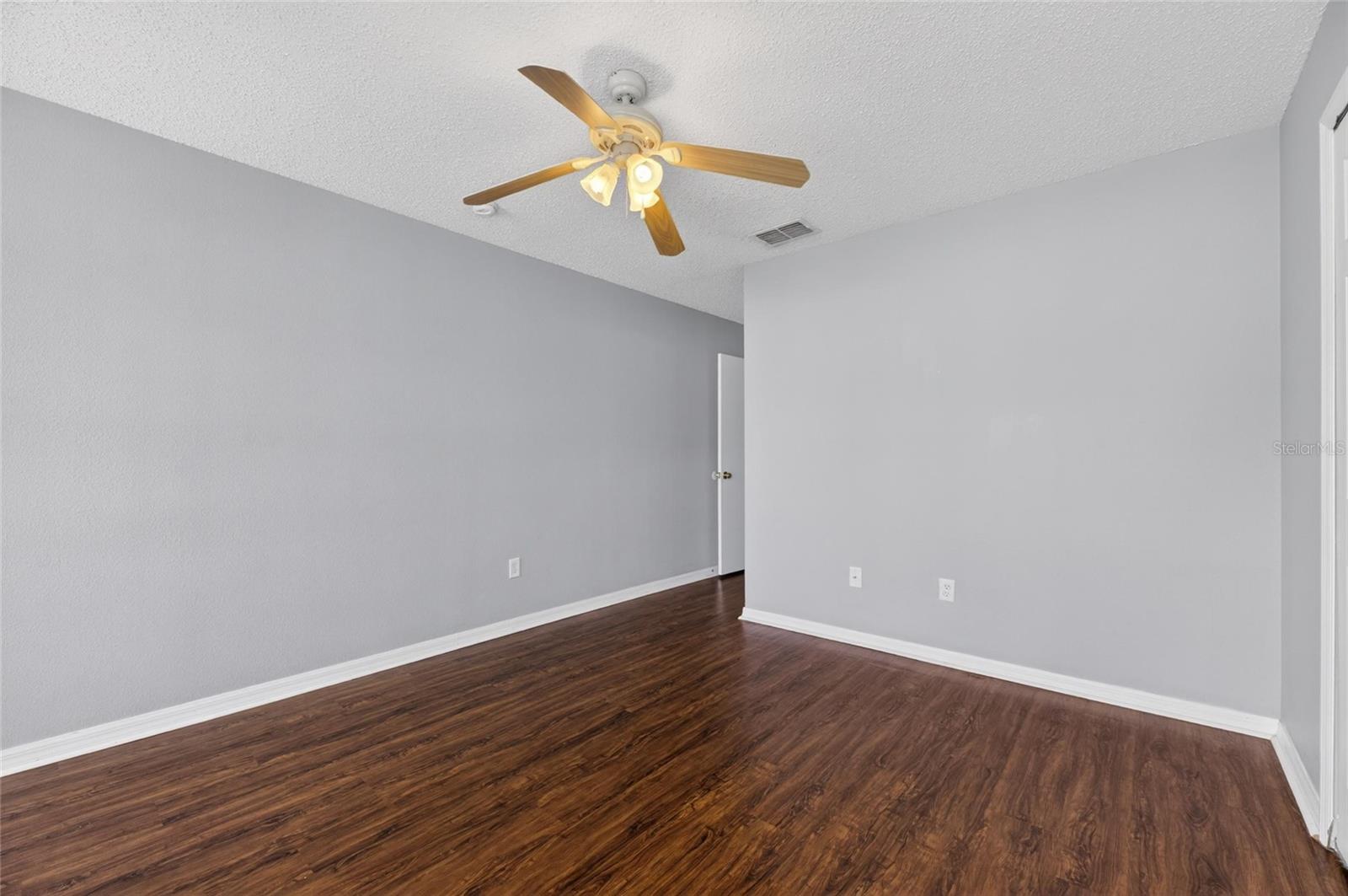 2258 FLUORSHIRE DR — photo 36
