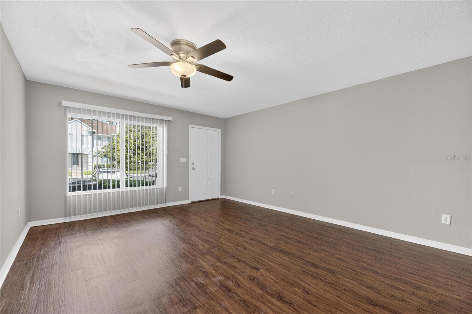 2258 FLUORSHIRE DR — photo 8