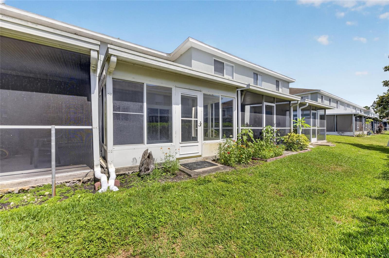2258 FLUORSHIRE DR — photo 39