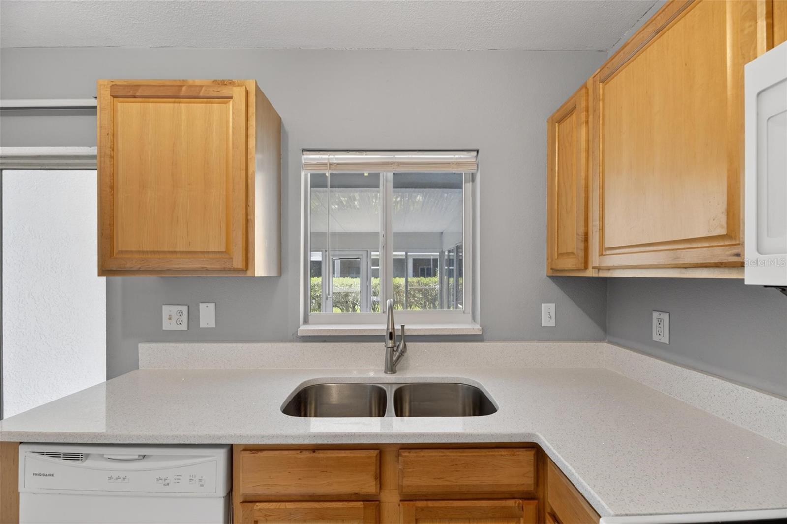 2258 FLUORSHIRE DR — photo 21