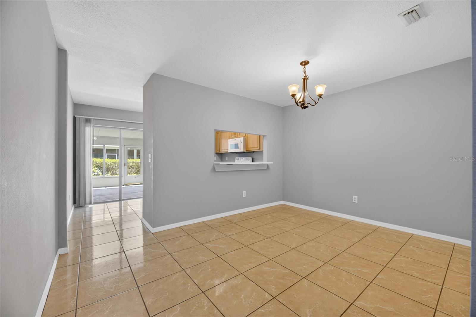 2258 FLUORSHIRE DR — photo 12
