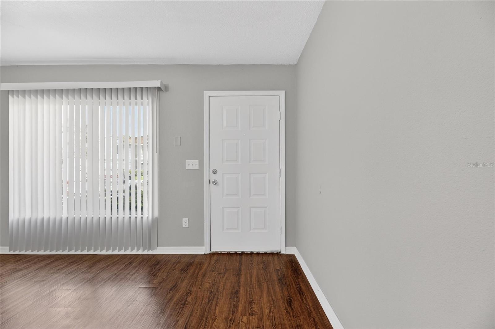 2258 FLUORSHIRE DR — photo 4