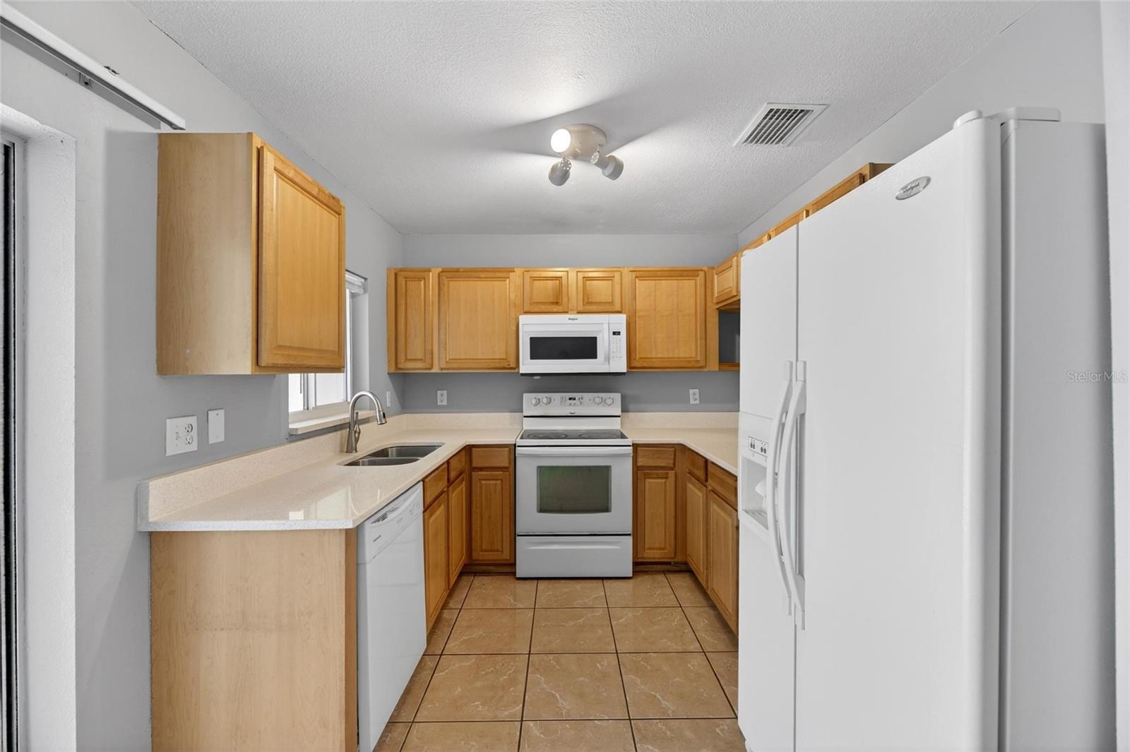 2258 FLUORSHIRE DR — photo 17