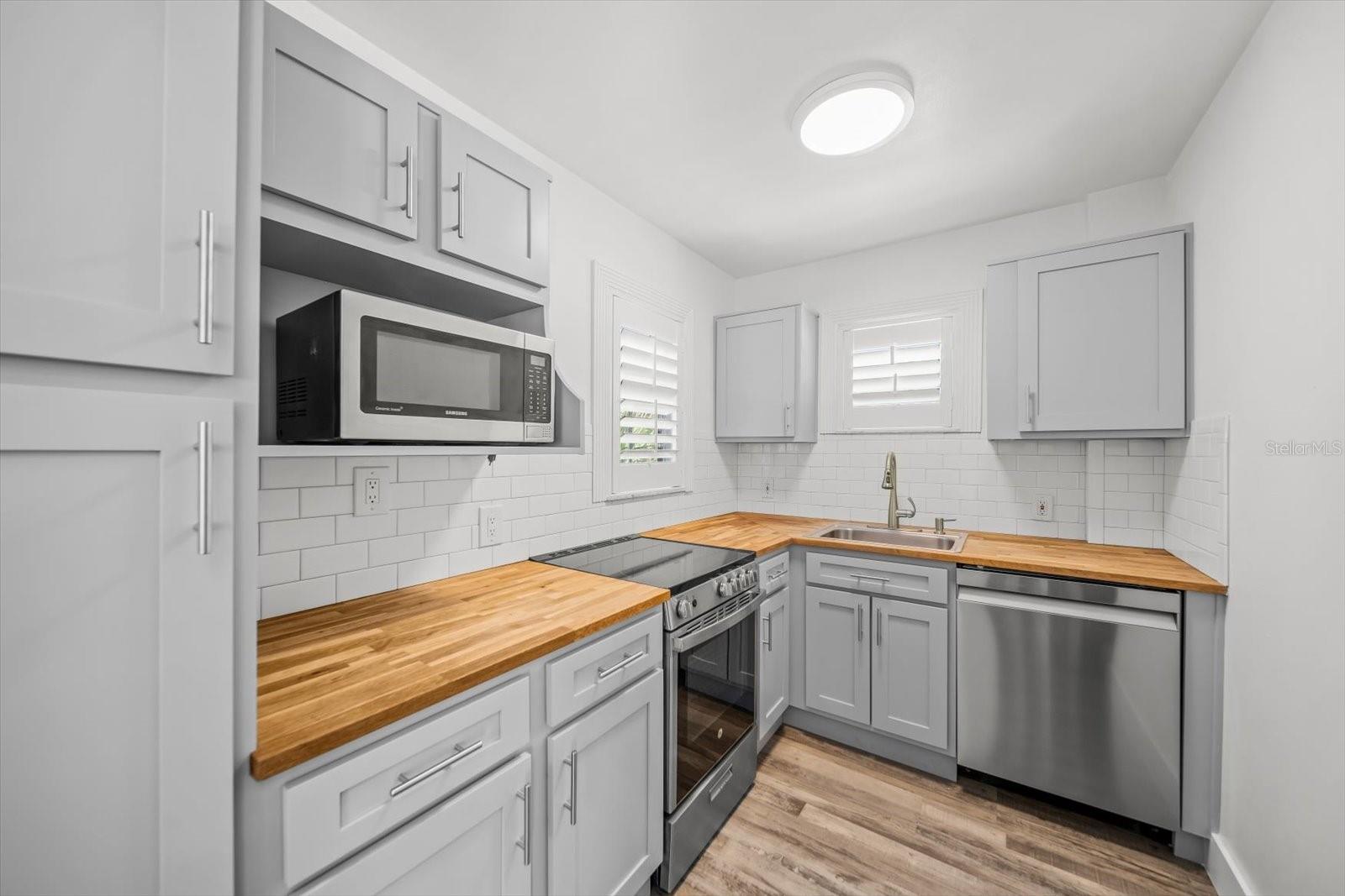 109 14TH AVE — photo 14