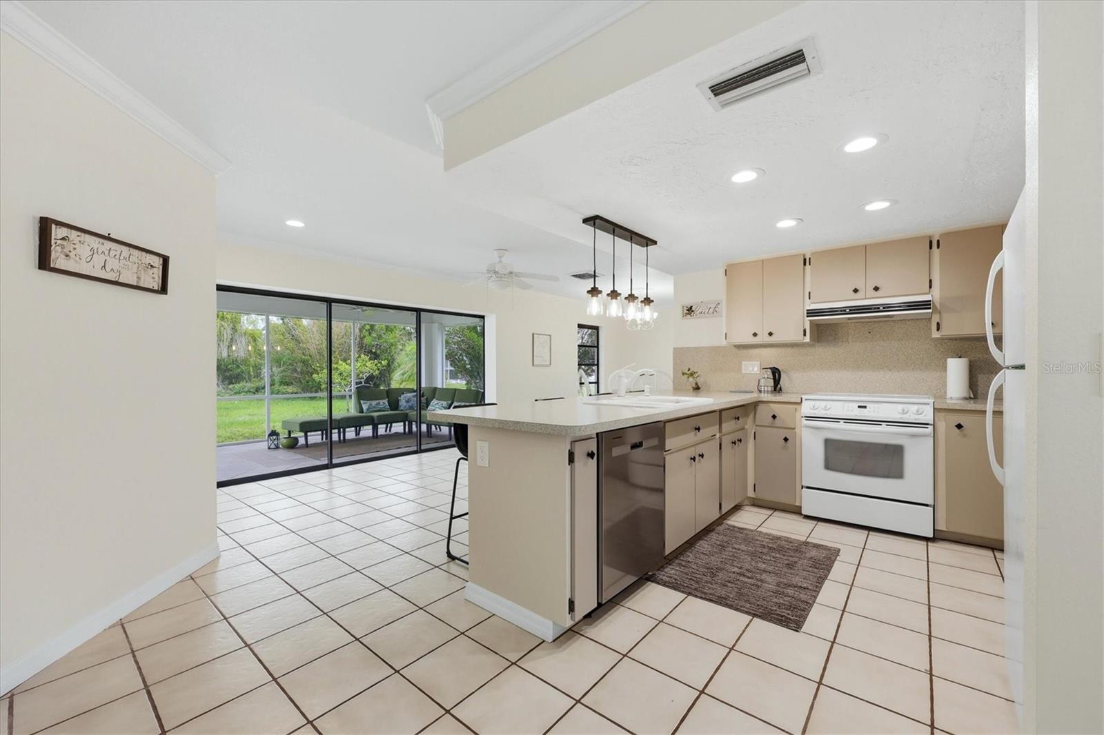 320 SAN RAFAEL AVE — photo 17