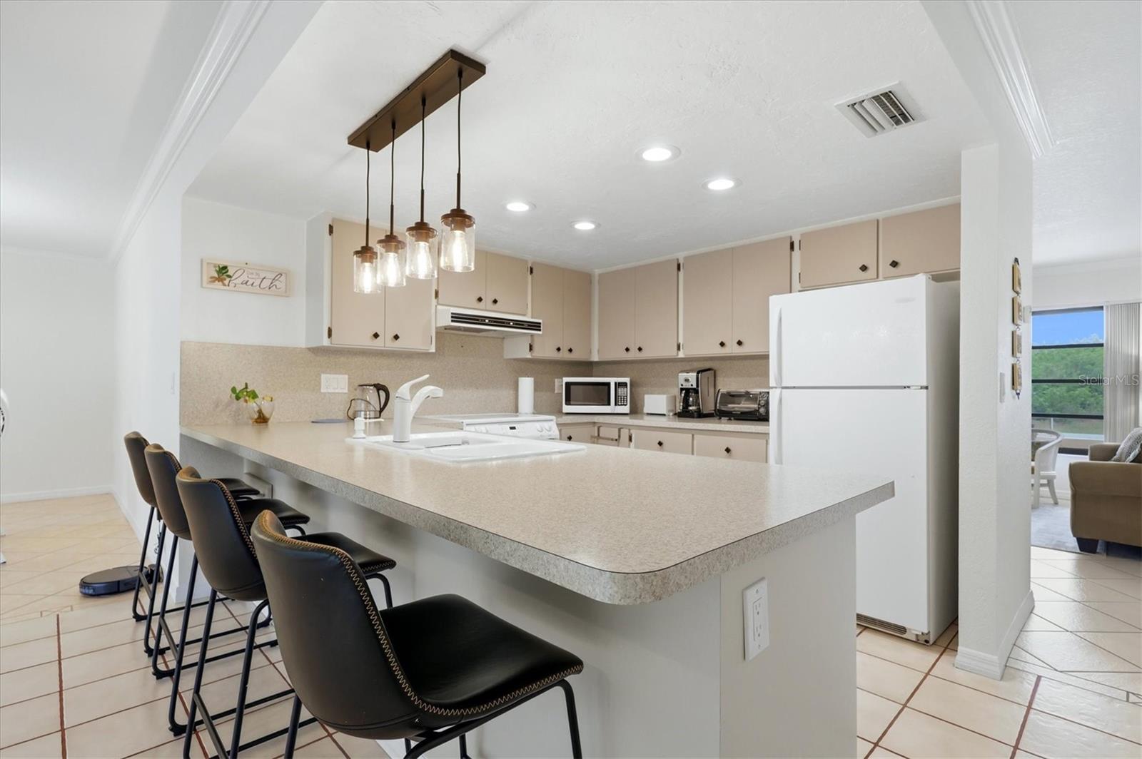 320 SAN RAFAEL AVE — photo 18