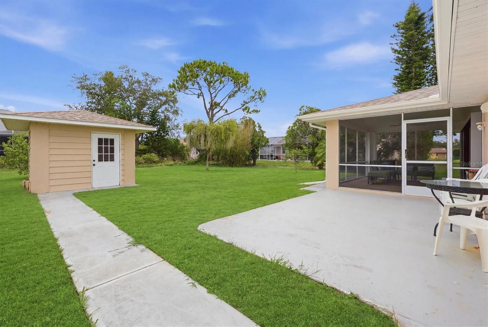 320 SAN RAFAEL AVE — photo 34