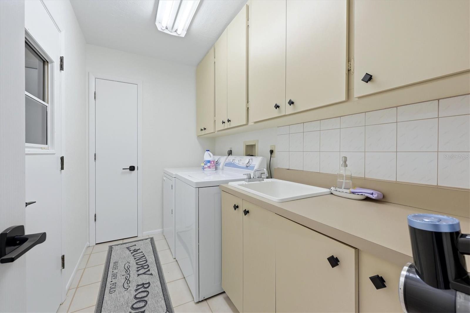 320 SAN RAFAEL AVE — photo 30