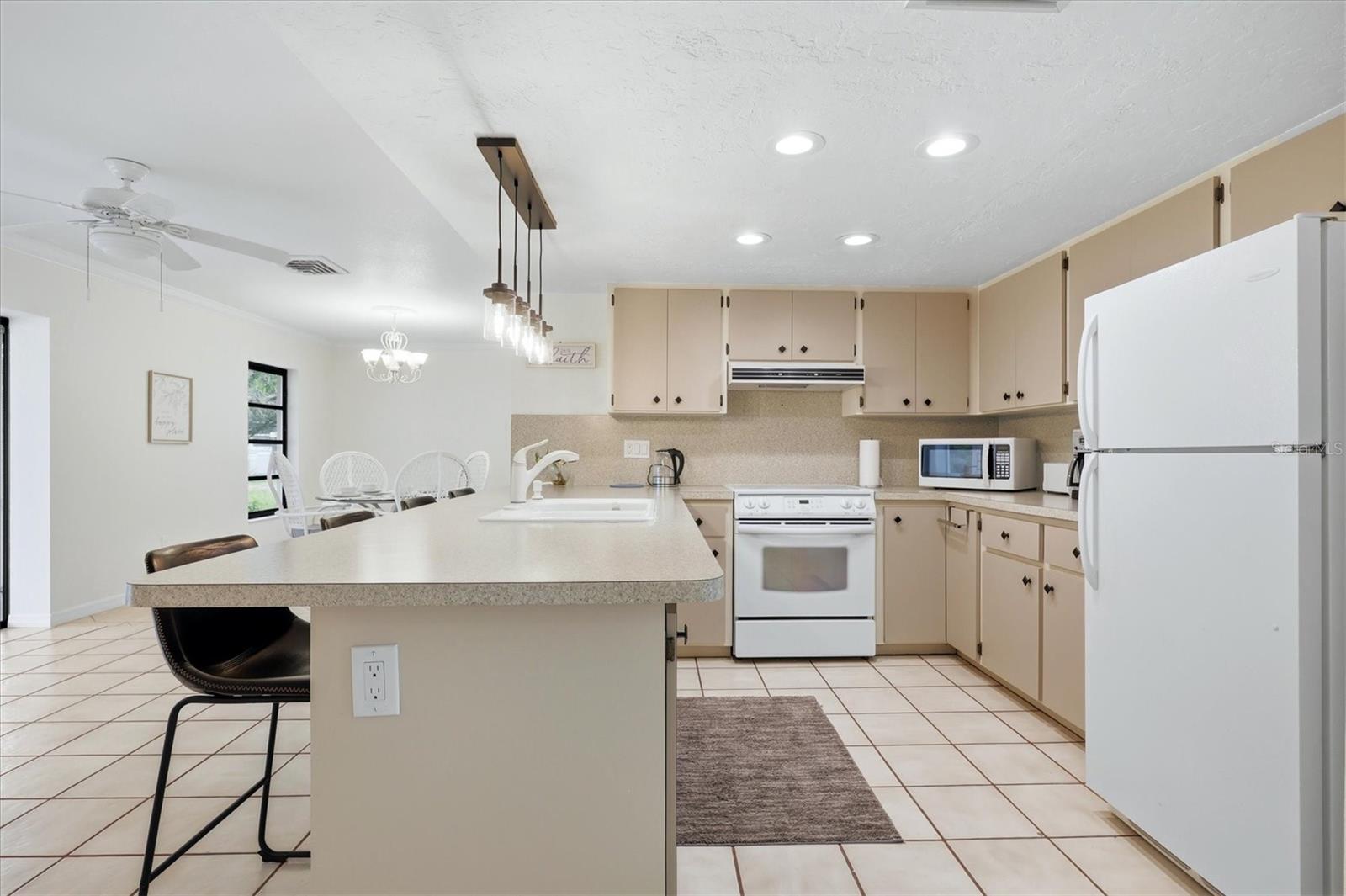 320 SAN RAFAEL AVE — photo 16