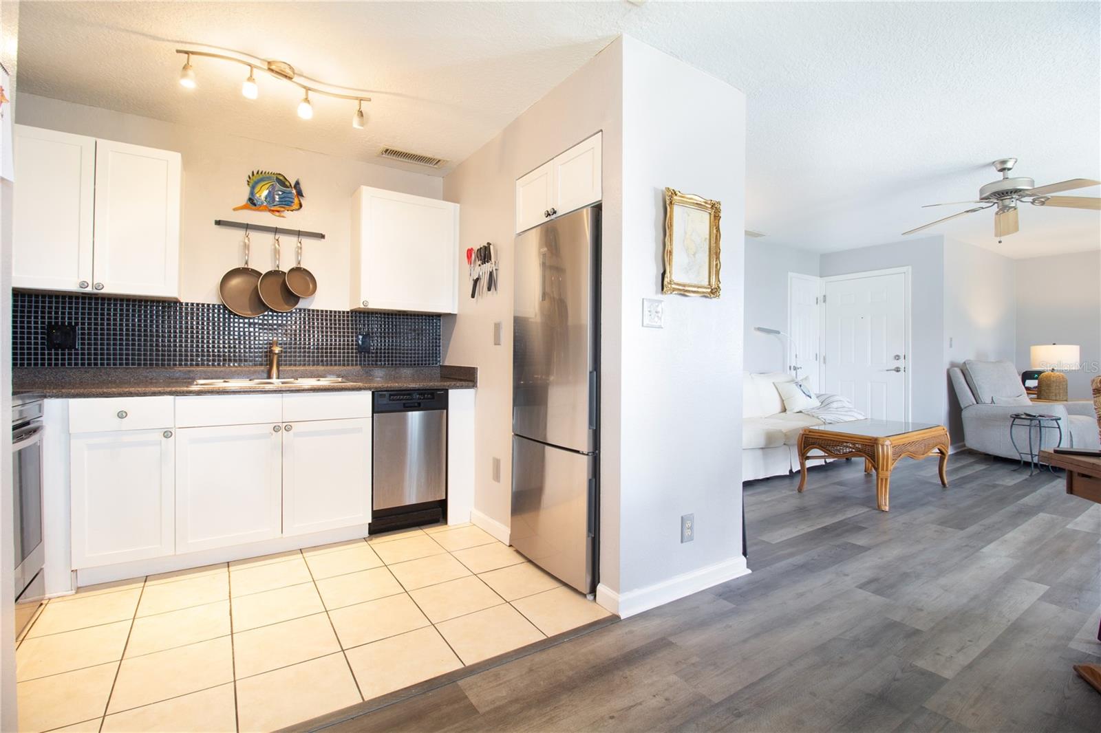 5282 BEACH DR SE #APT D — photo 8