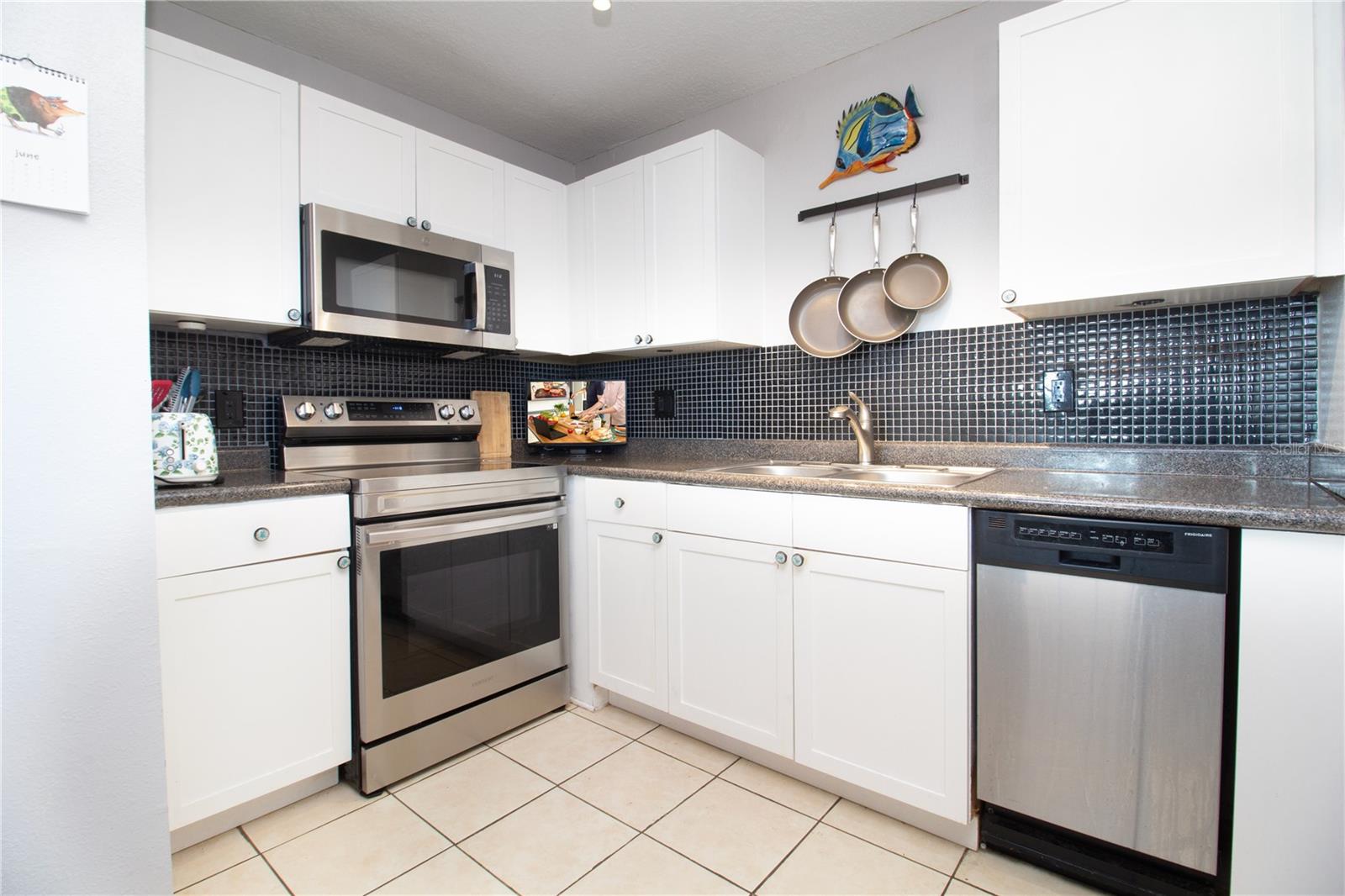 5282 BEACH DR SE #APT D — photo 7