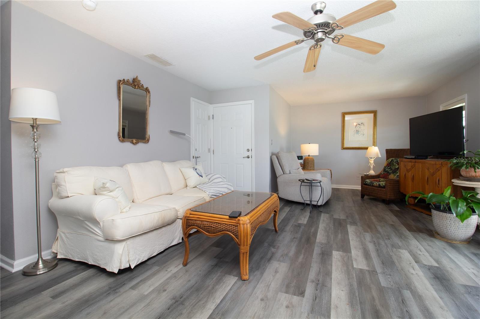 5282 BEACH DR SE #APT D — photo 6