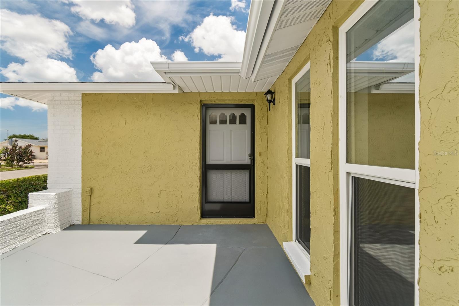 11130 TAMARIX AVE — photo 2