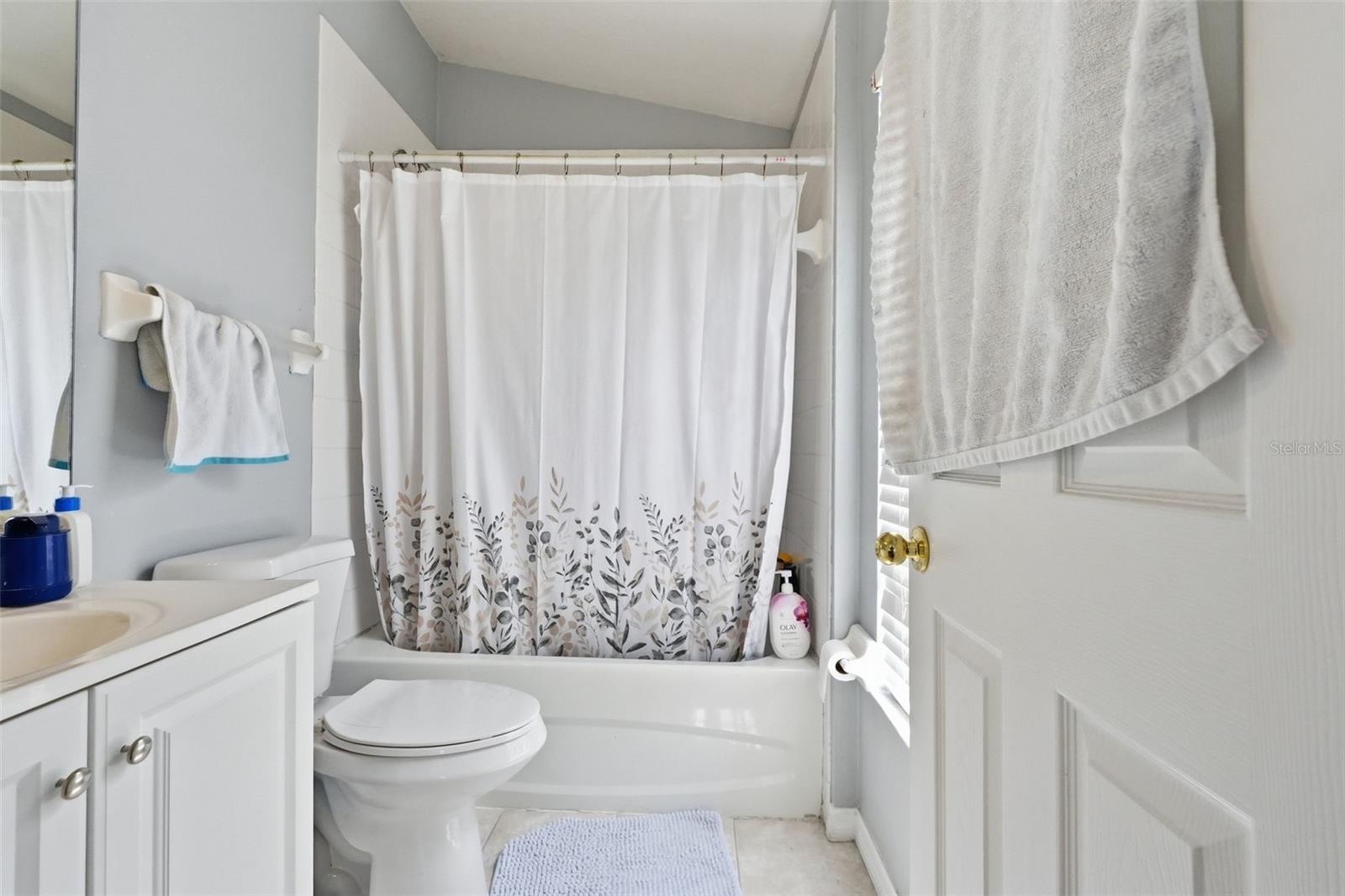1250 CHARLESWORTH DR — photo 40