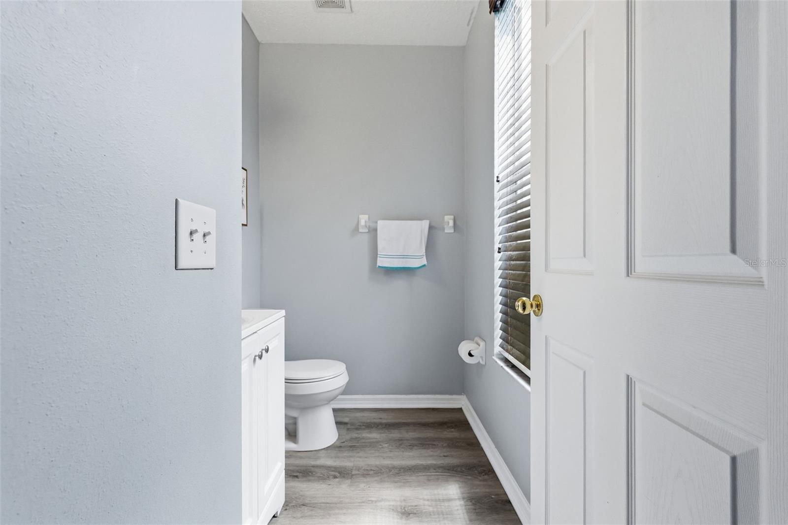 1250 CHARLESWORTH DR — photo 42