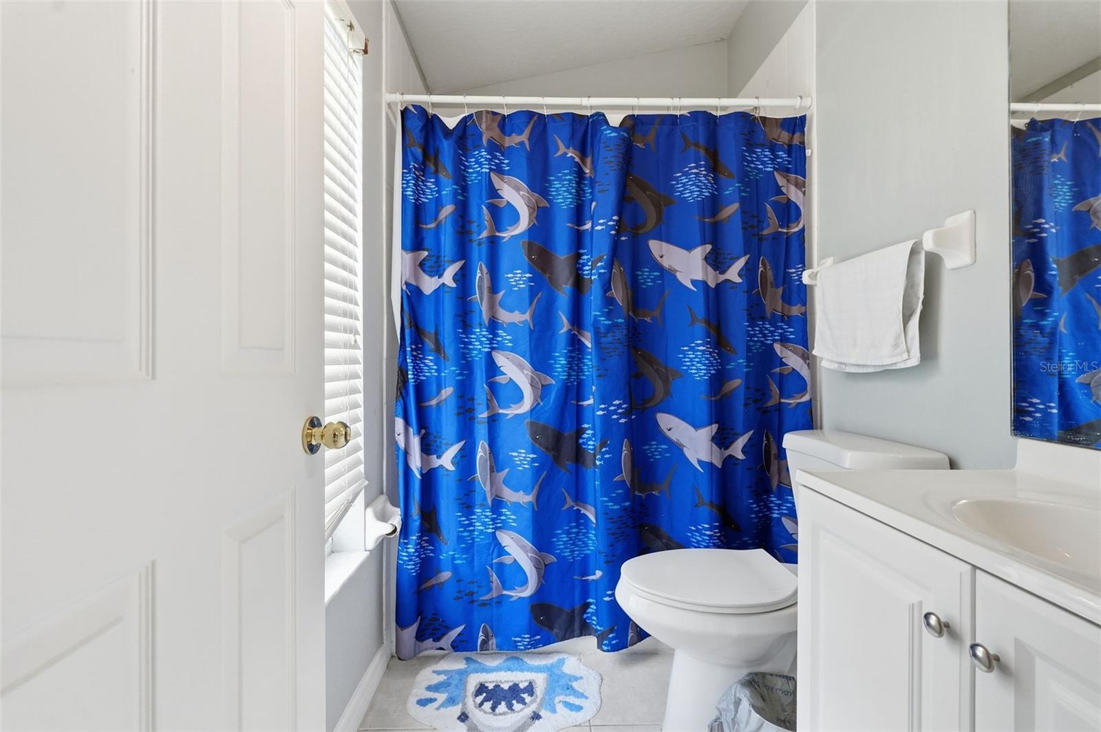 1250 CHARLESWORTH DR — photo 33