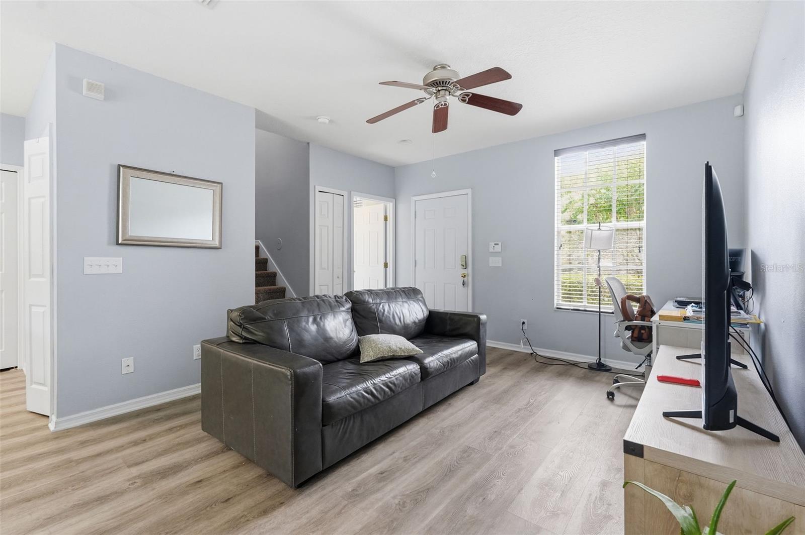 1250 CHARLESWORTH DR — photo 7