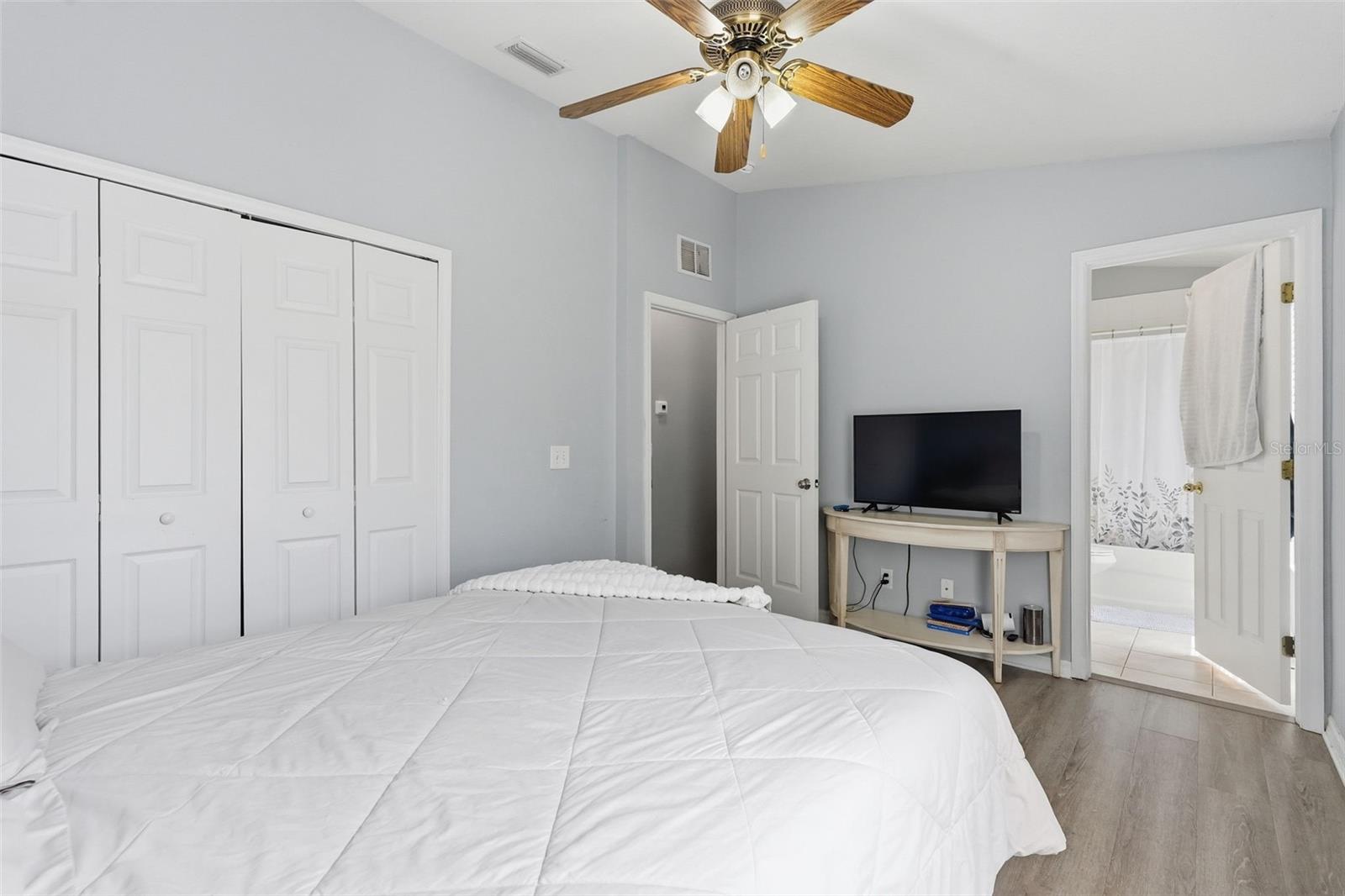 1250 CHARLESWORTH DR — photo 37