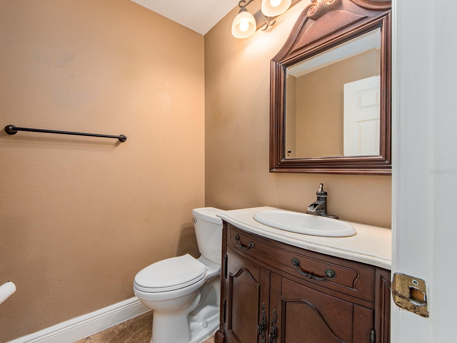 3256 BENTLEY DR — photo 30