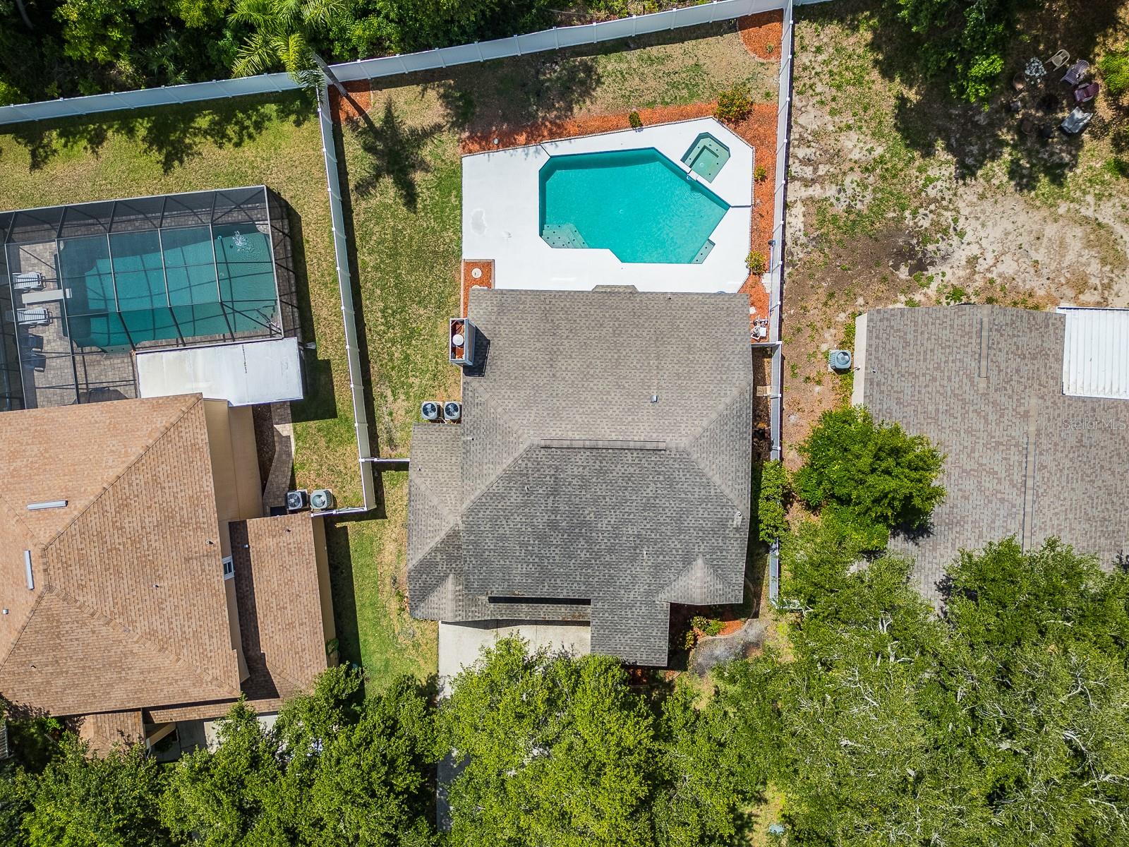 3256 BENTLEY DR — photo 36