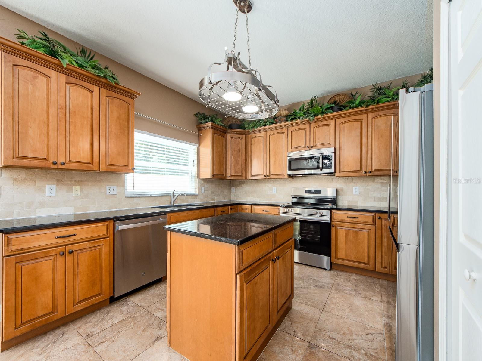 3256 BENTLEY DR — photo 6