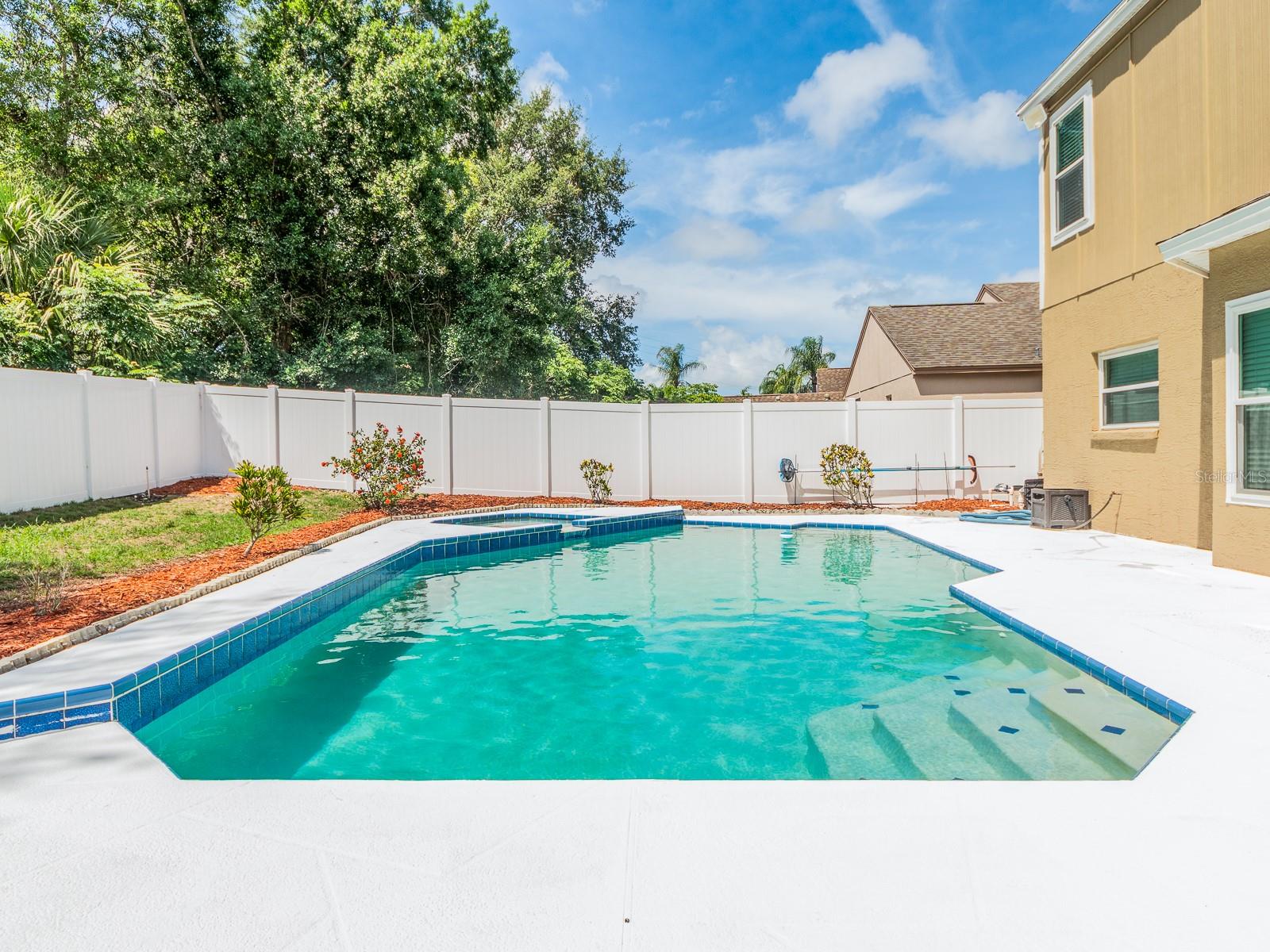 3256 BENTLEY DR — photo 32