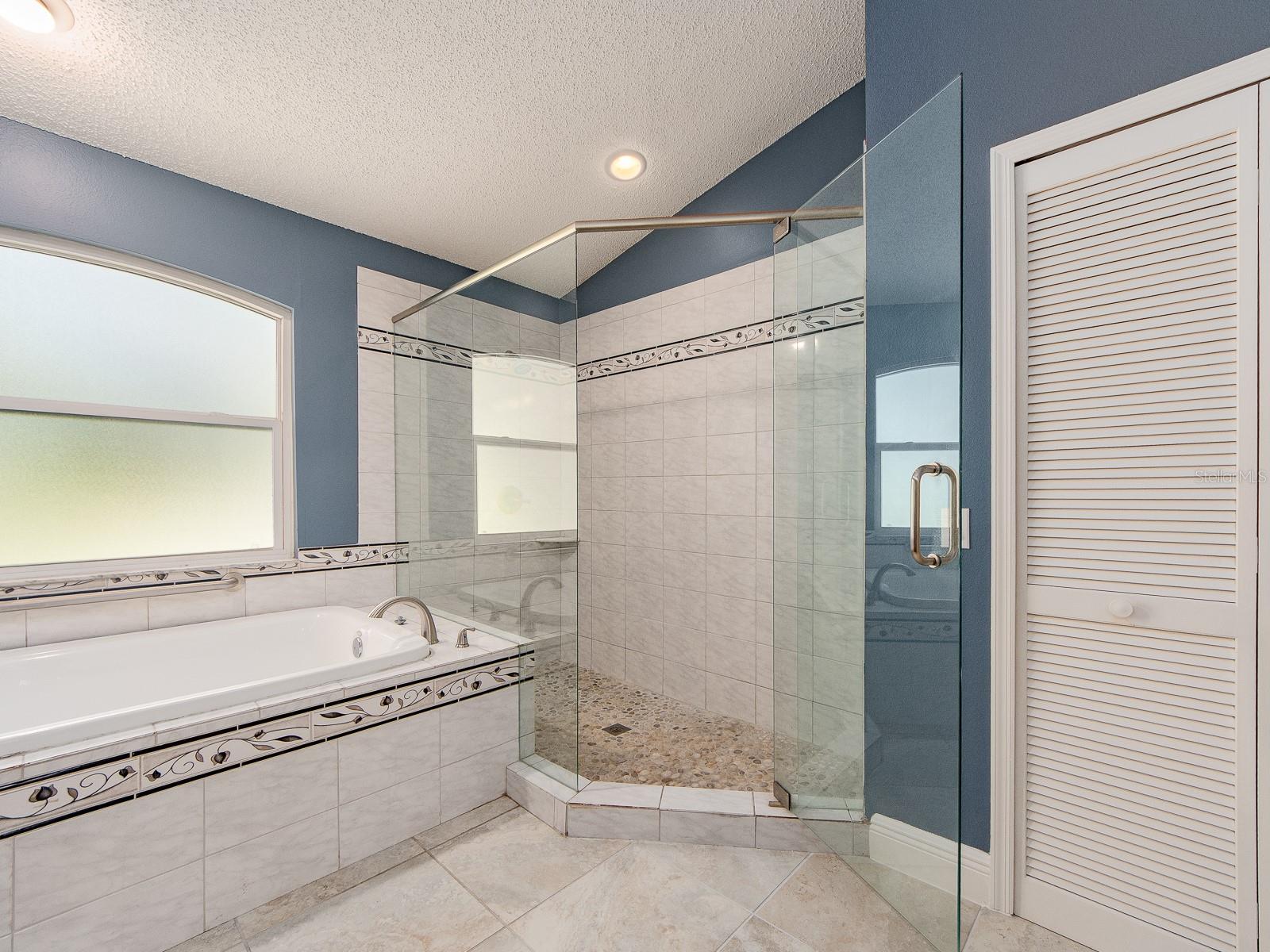 3256 BENTLEY DR — photo 23