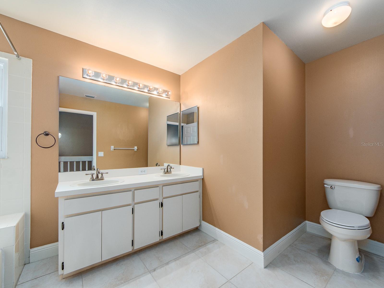 3256 BENTLEY DR — photo 29