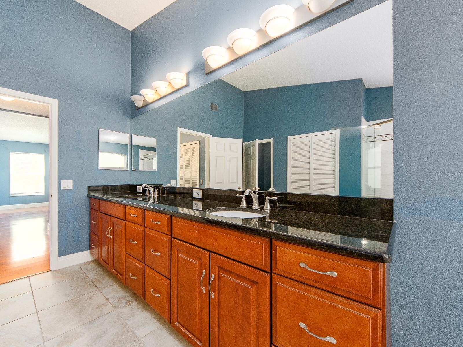 3256 BENTLEY DR — photo 24