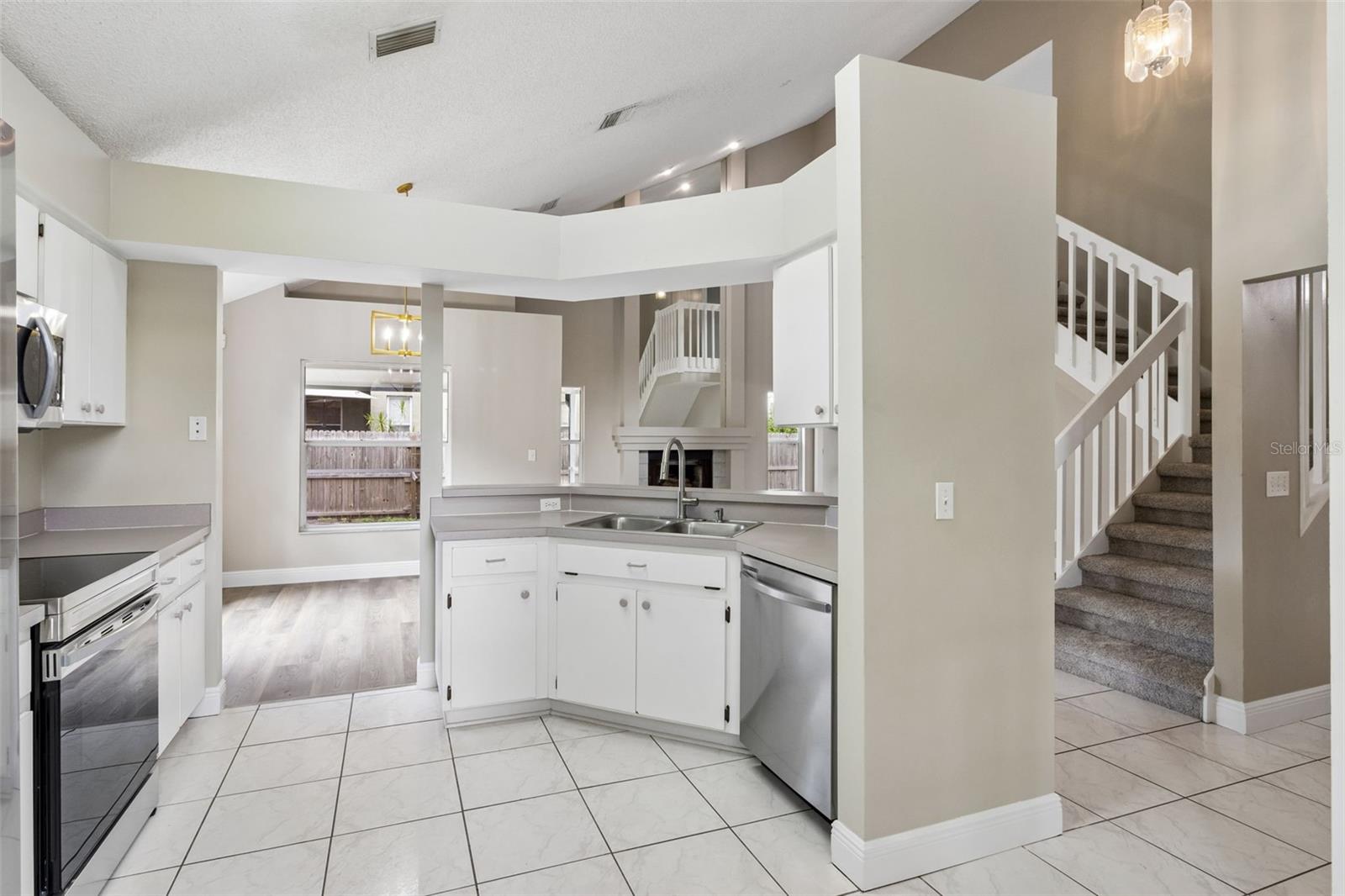 4017 QUAIL BRIAR DR — photo 13