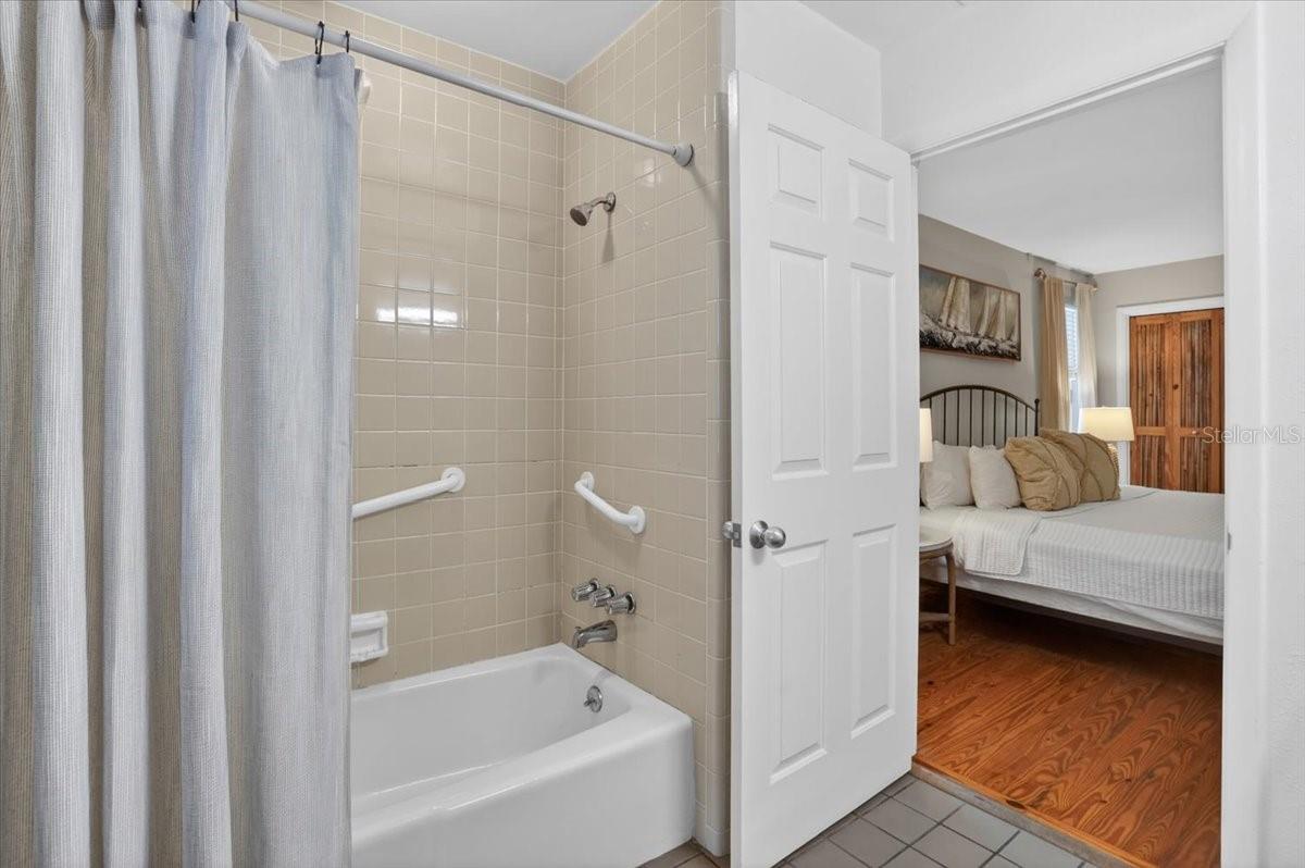 317 N BAY BLVD — photo 24