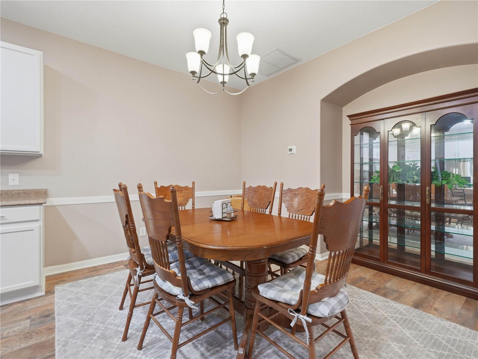 6936 SURREY OAK DR — photo 10