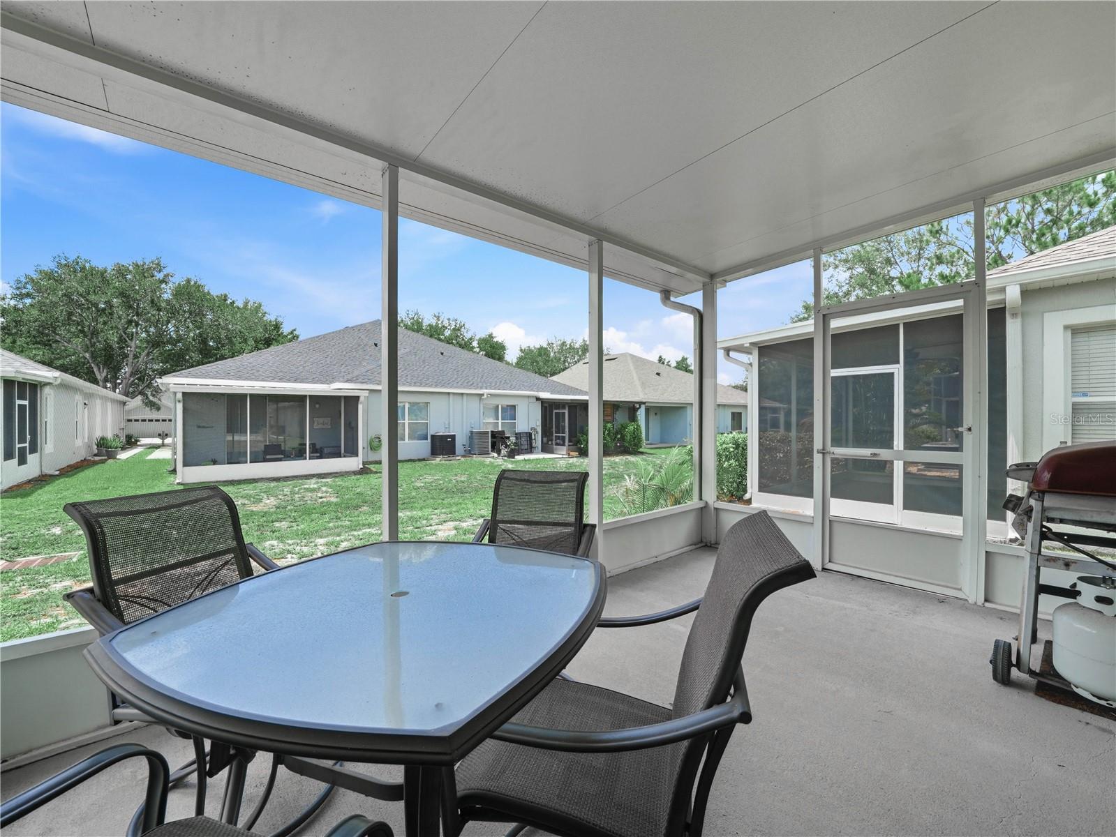 6936 SURREY OAK DR — photo 20