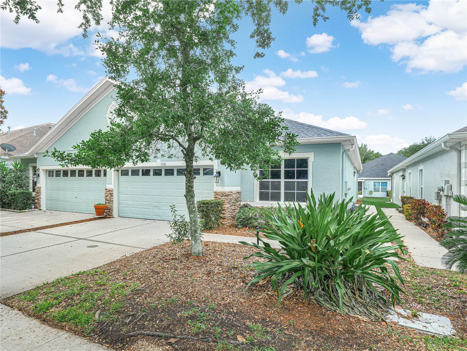 6936 SURREY OAK DR — photo 25