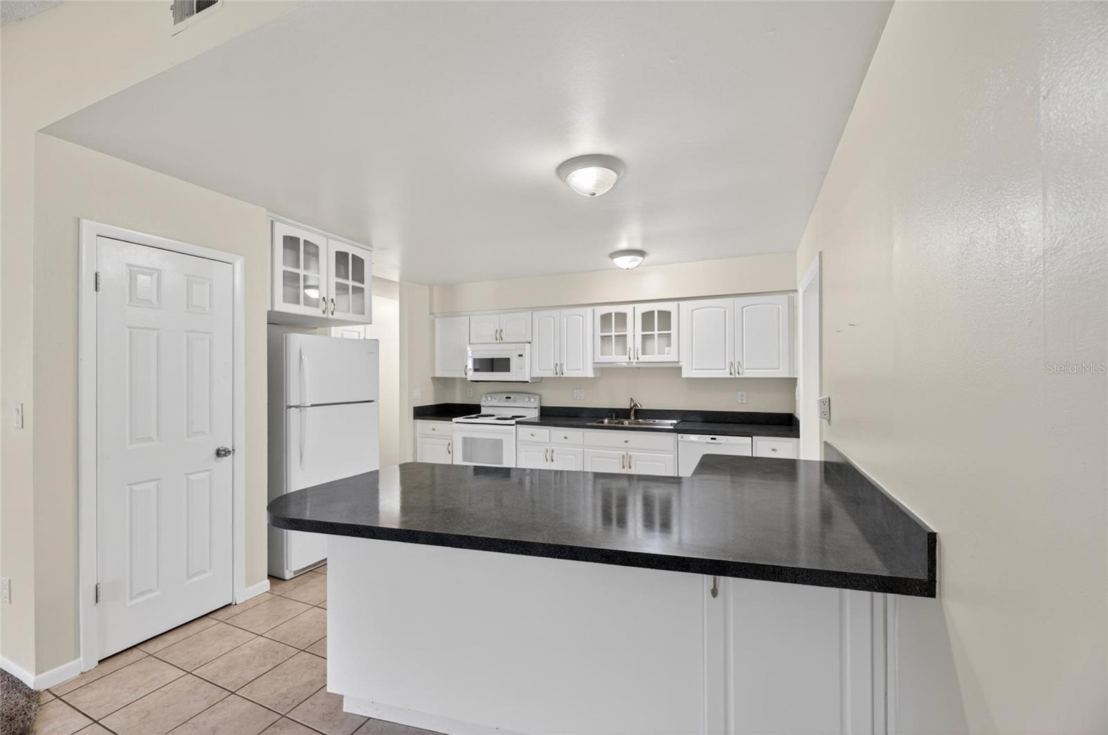5001 WHITEWAY DR — photo 11