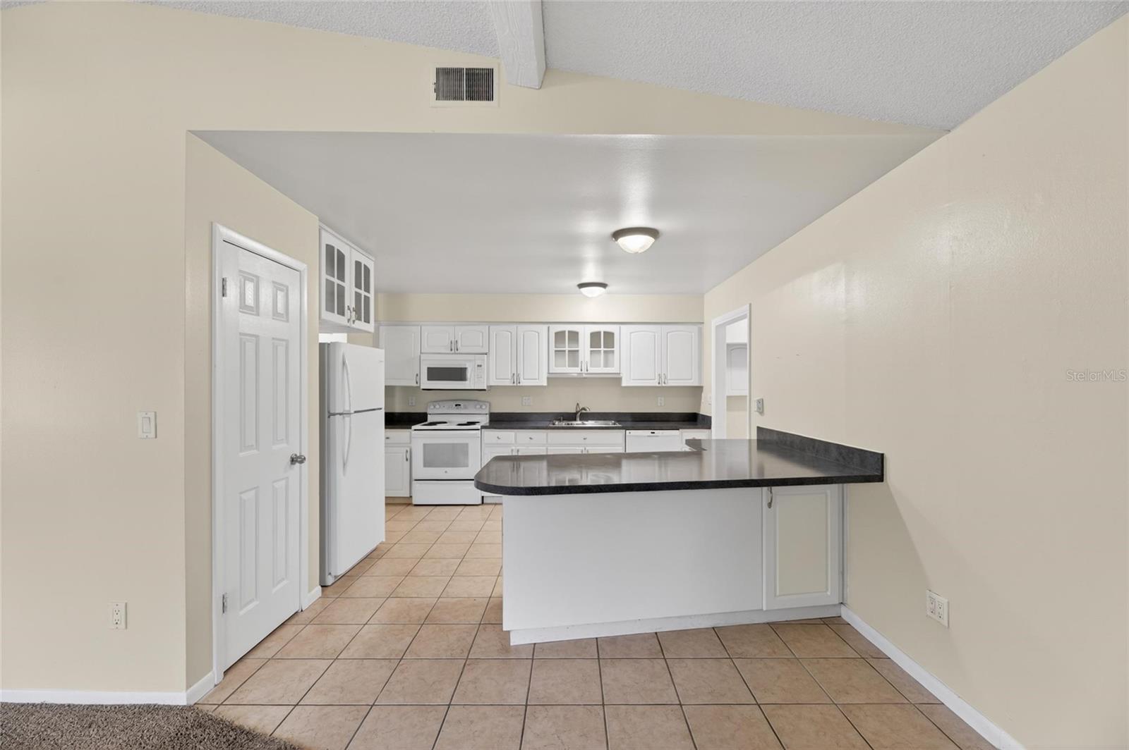 5001 WHITEWAY DR — photo 10