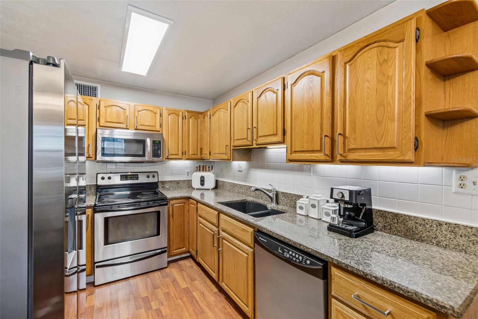 4437 W BAY AVE — photo 8