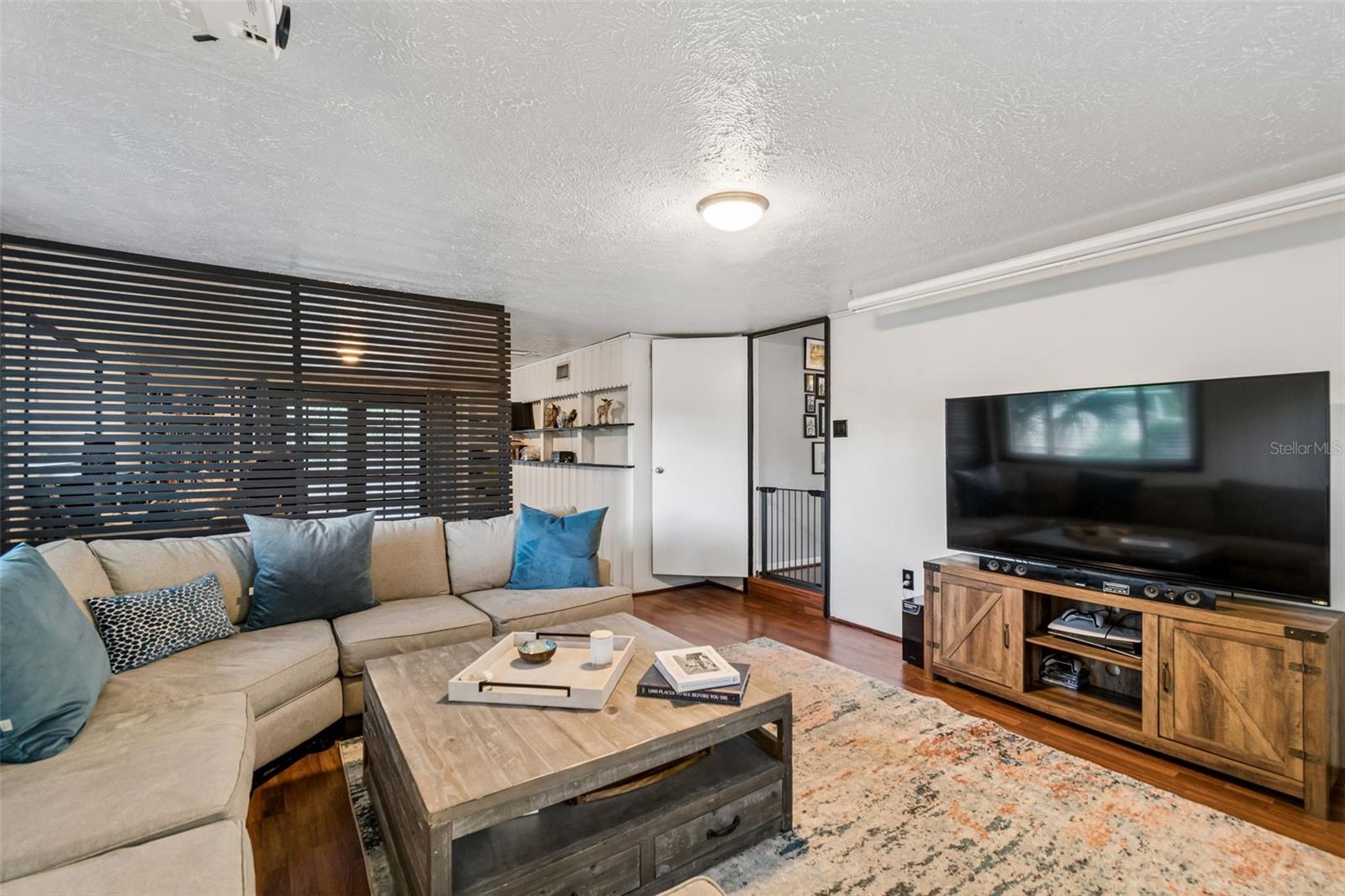 4437 W BAY AVE — photo 11