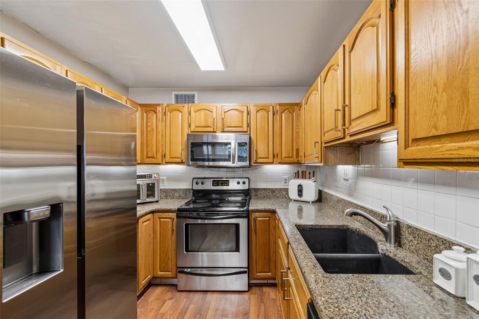 4437 W BAY AVE — photo 7