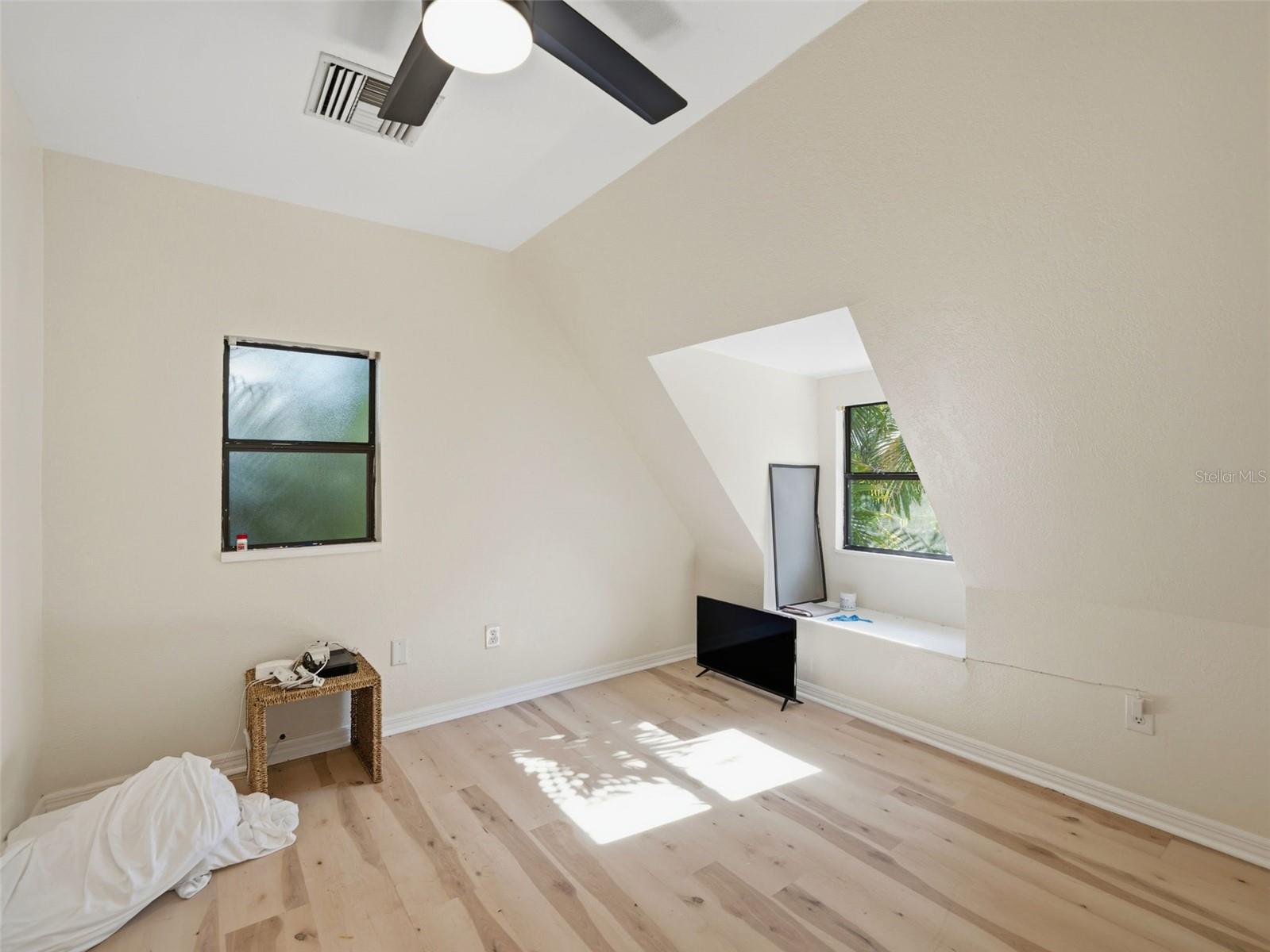 2607 W WYOMING AVE — photo 29