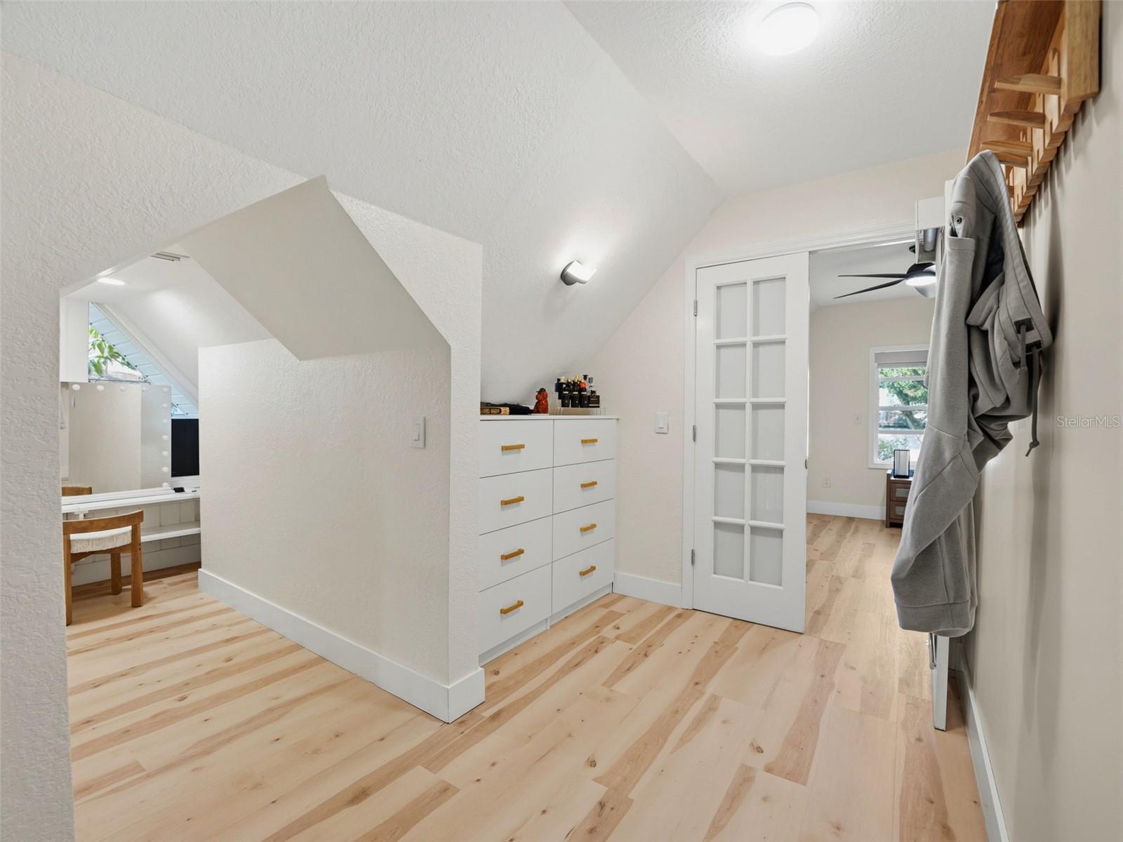 2607 W WYOMING AVE — photo 10