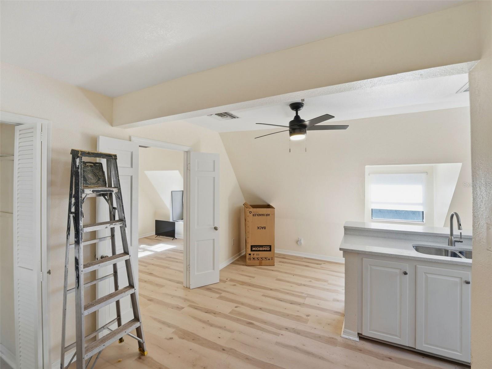 2607 W WYOMING AVE — photo 26