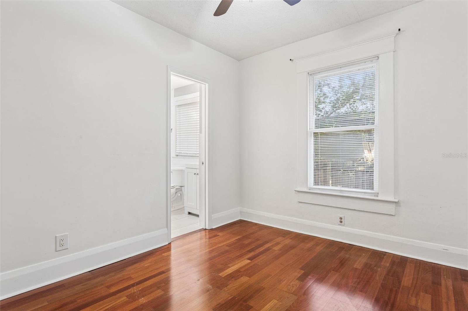 4208 N MARGUERITE — photo 18