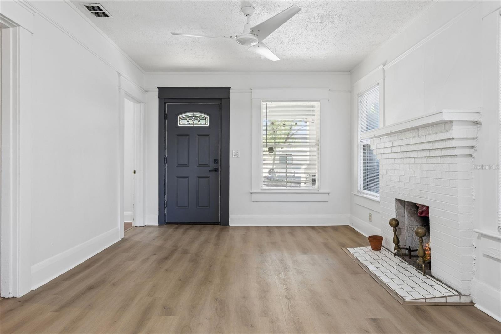 4208 N MARGUERITE — photo 5