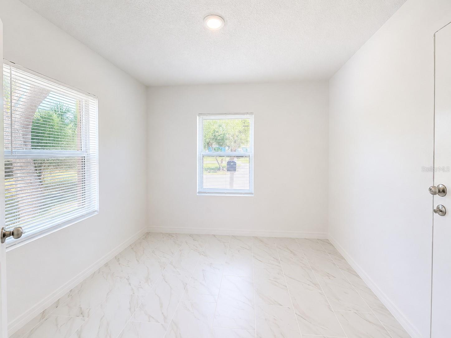 802 JURGENS ST — photo 10